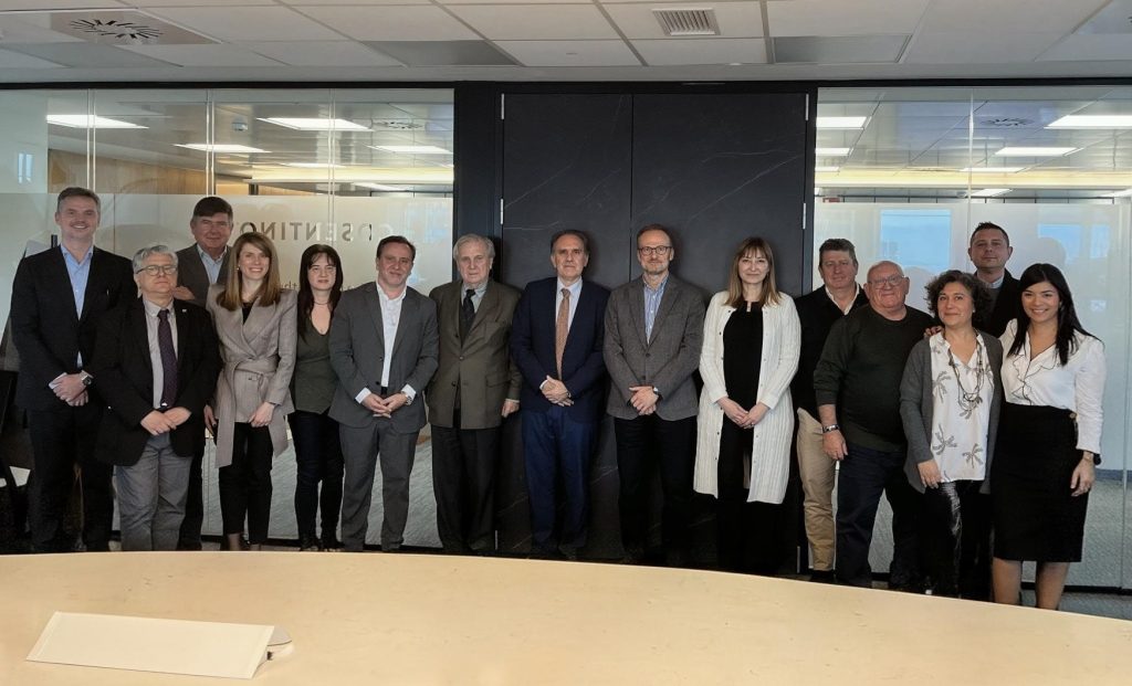 Reunión fundacional con representantes de las empresas patronos